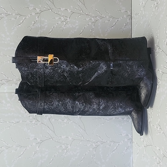 Black Boots - Picture 3 of 12